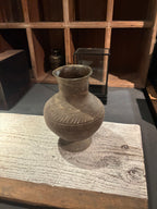 ９月２６日土曜日　３限　リアルな縄文土器を触れる授業とそのあと縄文土器でビールを飲みと石器でお食事をいただくご飯
