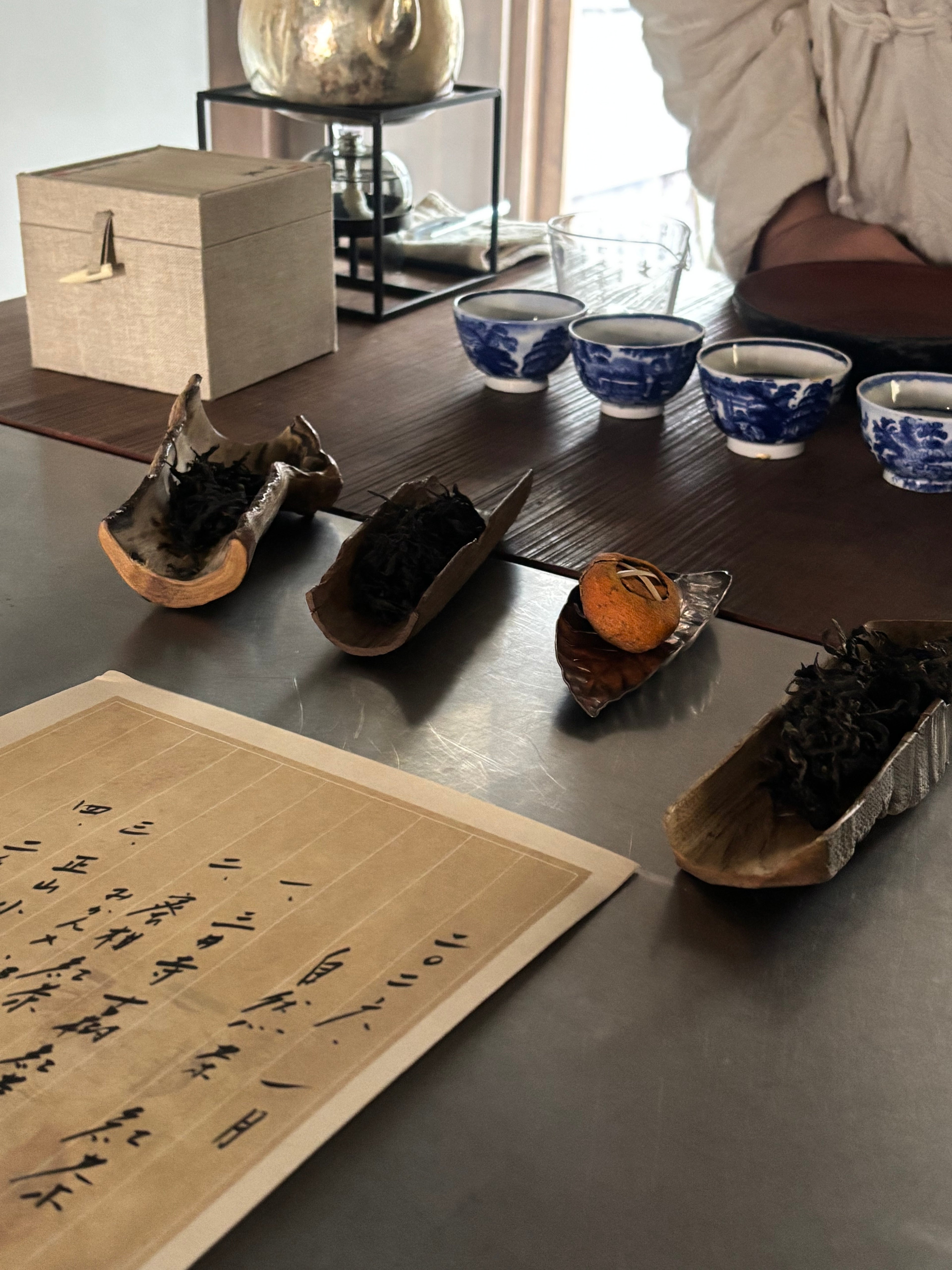 ９月２６日土曜日　1限　中国茶六大茶と自然茶研究について　茶人堀口一子先生と学ぶ講座    白茶の授業