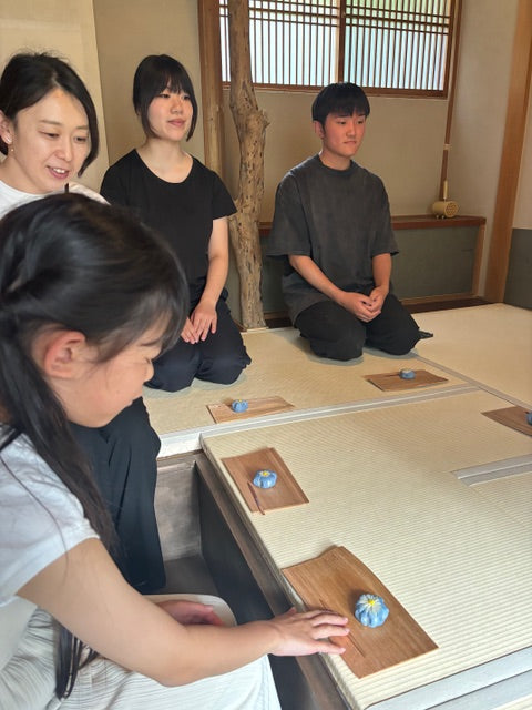 紫陽花と盆栽の和菓子を作る