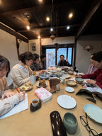 ９月２９日火曜日　２限　金継ぎの授業と漆の真贋の勉強　 塗師、漆芸研究者　 岩渕祐二　先生　