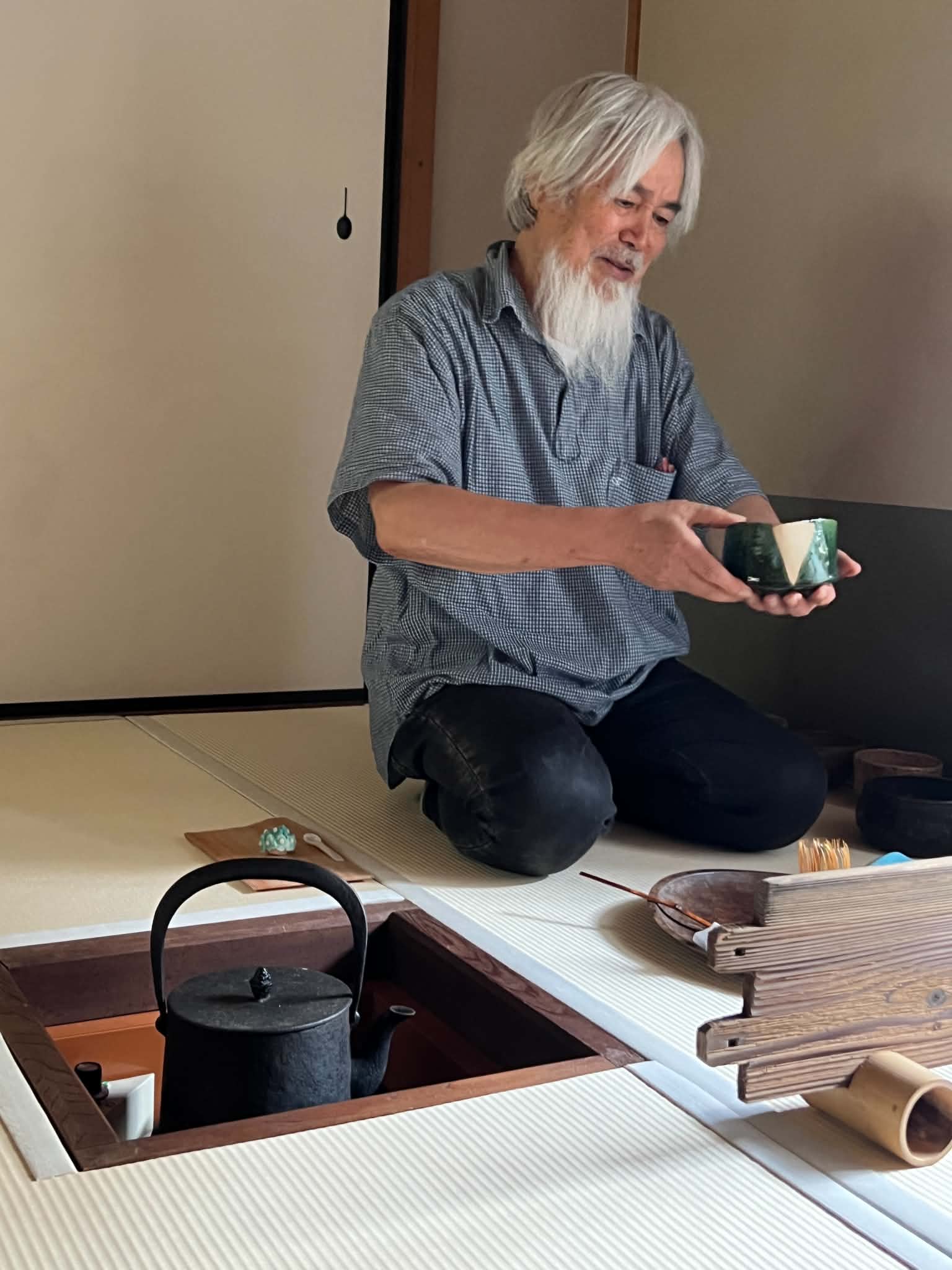 ９月２７日日曜曜日　1限2限茶杓を作る授業「選び抜かれた竹から茶杓とその筒を作り、銘をつけてみよう」茶杓師の海田曲港先生
